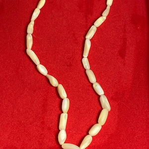 Vintage Mother-of-Pearl Necklace – 1920s Art Deco Style