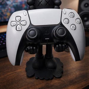 Kaws Style Phone Controller Holder – Customizable Street Art Desk Display