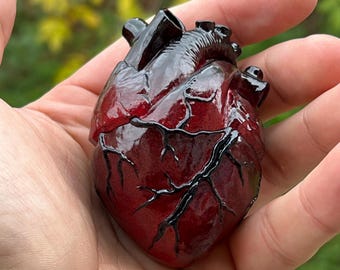 Ringschatulle Anatomisches Herz: Gothic Verlobungsring, Schmuckschatulle aus Epoxidharz