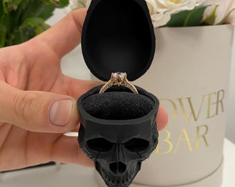 ゴシックスカルのリングボックス。プロポーズや婚約にも最適なボックス。