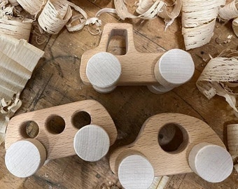 Car made of wood (beech) according to Montessori style