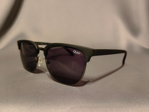 Sunglasses QUAY Australia Evasive Polarized. Sunglasses in  display picture 3