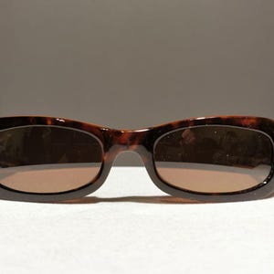 Maui Jim MJ 190-10 Sunglasses. Tortoise Rectangle Sunglasses with Brown Lenses for Men and Women from Italy.
