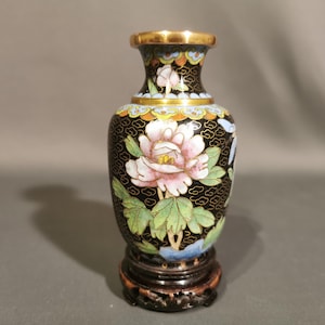 Vaas. Metalen zwarte bloemen cloisonné vaas. Vintage Chinese vaas. Verzamelbare vaas. Cool cadeau! #vaas #cadeau #verzamelobject