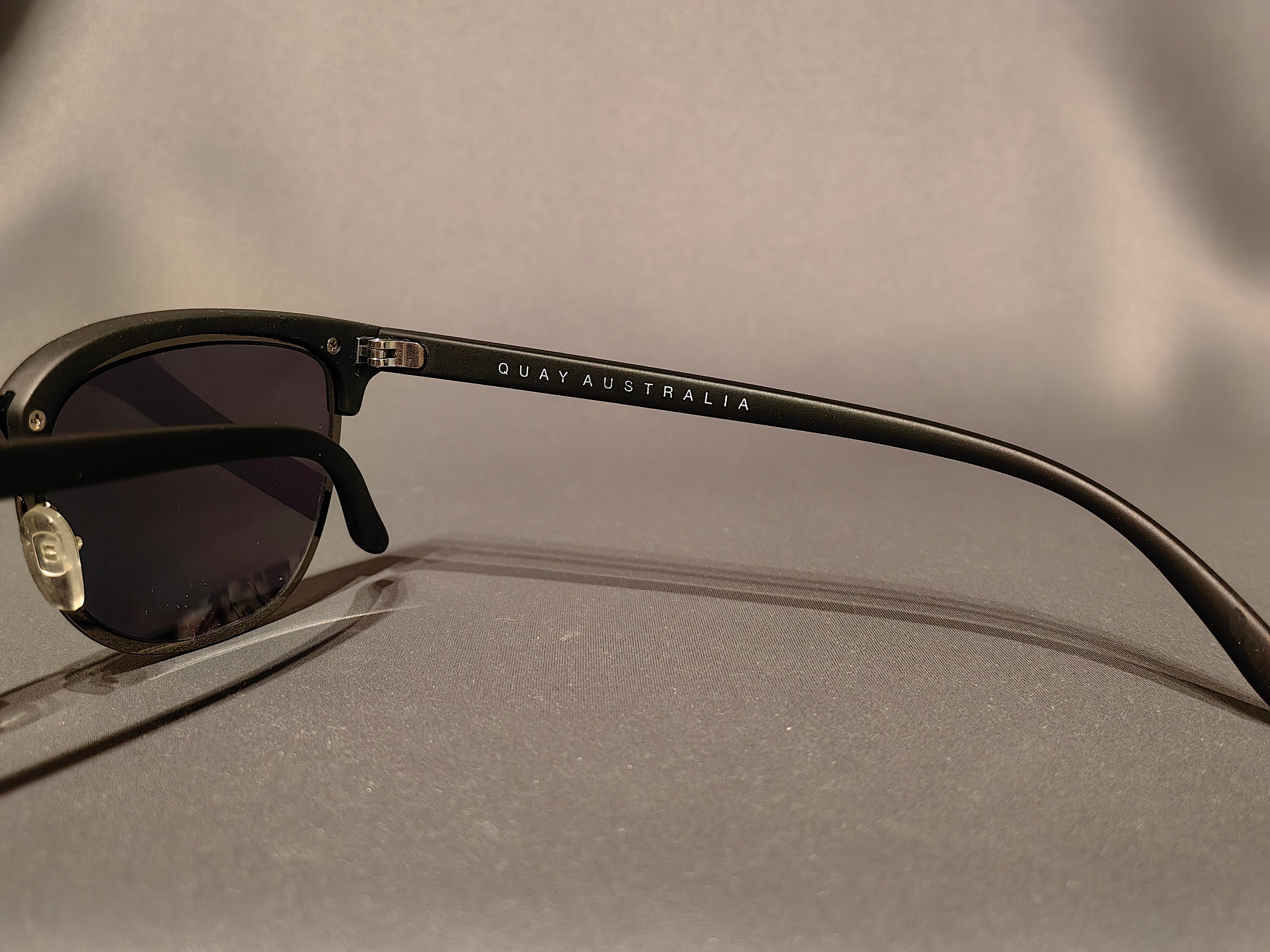 quay australia dealers choice matte black square polarized sunglasses eyewear Quay Australia POLARIZED NIGHTFALL Split Black/Smoke Lens  main image 2