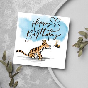 Carte d'anniversaire Tigrou, carte pour lui, carte pour elle, carte traditionnelle dessinée à la main, carte d'anniversaire Winnie l'ourson, jolie carte d'anniversaire pour maman