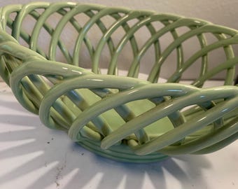 Vintage Eucalyptus Stoneware Green Lattice Basket Oval Ceramic Bread Bowl Del Mar CA
