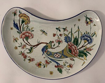 Antique Gien "Corne d'Abondance" (Horn of Abundance) Crescent-shaped Bone Dish or Salad Plate