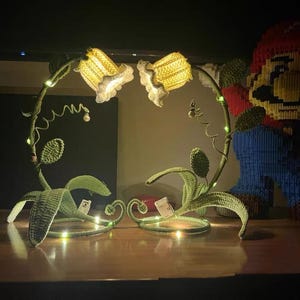 Handgjord virkad liljekonvaljlampa med glasskärm, vallmoblomma – Unik heminredningsbelysning, present, Totoro, sovrum, mysig lampa, Boho bild 2