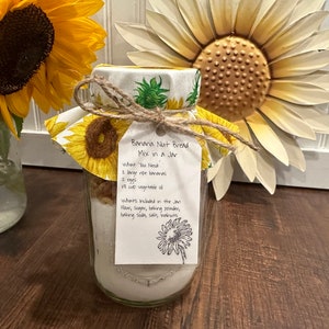 Mélange pour pain aux bananes et aux noix dans un bocal