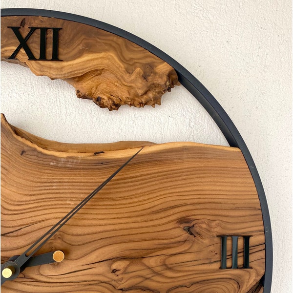 Reloj de pared de madera de olivo Live Edge, reloj de madera natural personalizado, reloj de pared de madera de olivo a medida, diseño único de madera de olivo