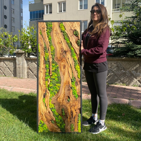 Handcrafted Olive Wood & Preserved Moss Wall Art: Custom Decor