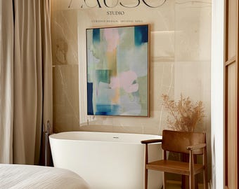 Pastell Botanische Leinwand Wandkunst · Blush Blue Sage Vertikales Kunstwerk · Muse Studio · Lotus Nr. 1042
