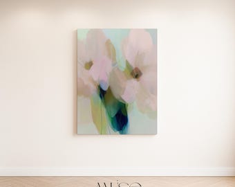 Pastell Blumen Wandbild · Weiche botanische Leinwand · Muse Studio · Celadon Bloom No. 1089