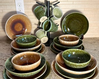 Conjunto de jantar vintage Williams Sonoma Cyprus Sand com esmalte reativo – 23 peças – Fabricado em Portugal