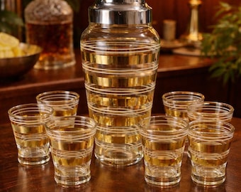Juego de coctelera vintage con banda dorada de 8 piezas, cristalería para bar, estilo moderno de mediados de siglo (MCM), juego de coctelería con rayas doradas.