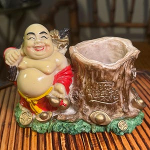 Vintage porcelain laughing Budai (Buddha) planter. Cute! Excellent condition.
