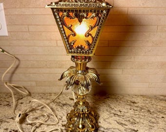 Lámpara de mesa francesa estilo farola, años 50, impecable, con acabado dorado. Brillo ámbar. Impresionante.