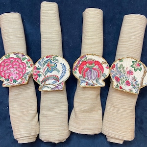 Set of 4 Scallop Shell Napkin Rings, Pink Floral pattern, Spring, Summer, Decoupage, gild trimmed, coastal decor, vintage decor