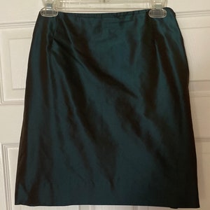 Calvin Klein, skirt, short, side zip, green taffetta slightly iridescent, fully lined,pretty.