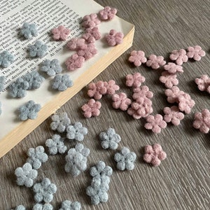 5x 3D Filzwolle Blumen 1.6 cm/0.63 '' Mauve & Grau, dekorative Altrosa Blume, gefilzte graue Blume Applikation für Brosche und Hut