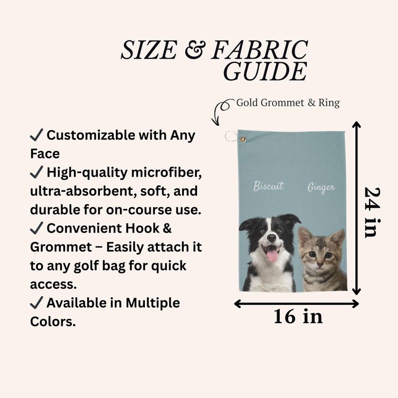 Op de afbeelding: Een lichtblauwe golftouw met een gouden oogje en ring. De handdoek heeft een zwart-witte hond en een tabby kat met de namen "Biscuit" en "Ginger" erboven gedrukt. De handdoek is 16 inch breed en 24 inch lang.