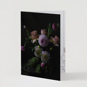 Carte fantaisie, carte vierge florale, cadeau cottagecore foncé, art floral, composition florale, cadeau gothique, voeux d'anniversaire, carte de correspondance, élégant
