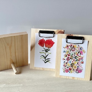 Wooden Clipboard Easel Frame | Pine Grain Picture Display (4x6 or 5x7)