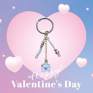 Liebes-Schlüsselanhänger – Weißer Buchstabe | Liebesherzen & Buchstaben-Charms – Romantisches und personalisiertes Geschenk – Valentinstag