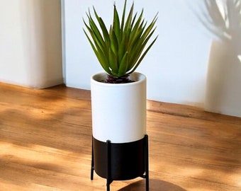Vintage Home & Garden, Mid Century Black and White Table-top Planter, Vintage Farmhouse Home Decor, Rustic Garden Decor, Cottagecore Style