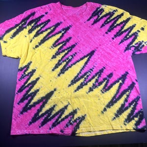 Tie-dye, adult, 3xl, wig-wag, hippy, pink, yellow, t-shirt, psychedelic, boho