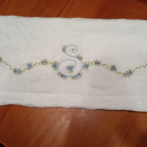 Hand-embroidered sheet, steam stitch