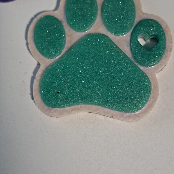 Resin paw print