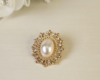 Gold pearl and diamante small brooch. Oval pearl gold pin brooch. Pretty shiny costume jewellery. Gift for mum/ grandma/friend.