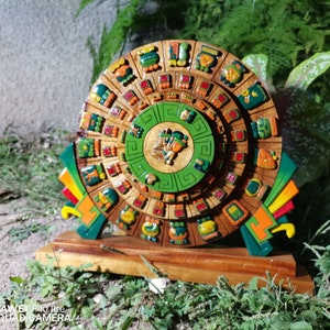Calenderio Maya Tzolk'in de Madera Talda Mano - Elegante Reloj Maya