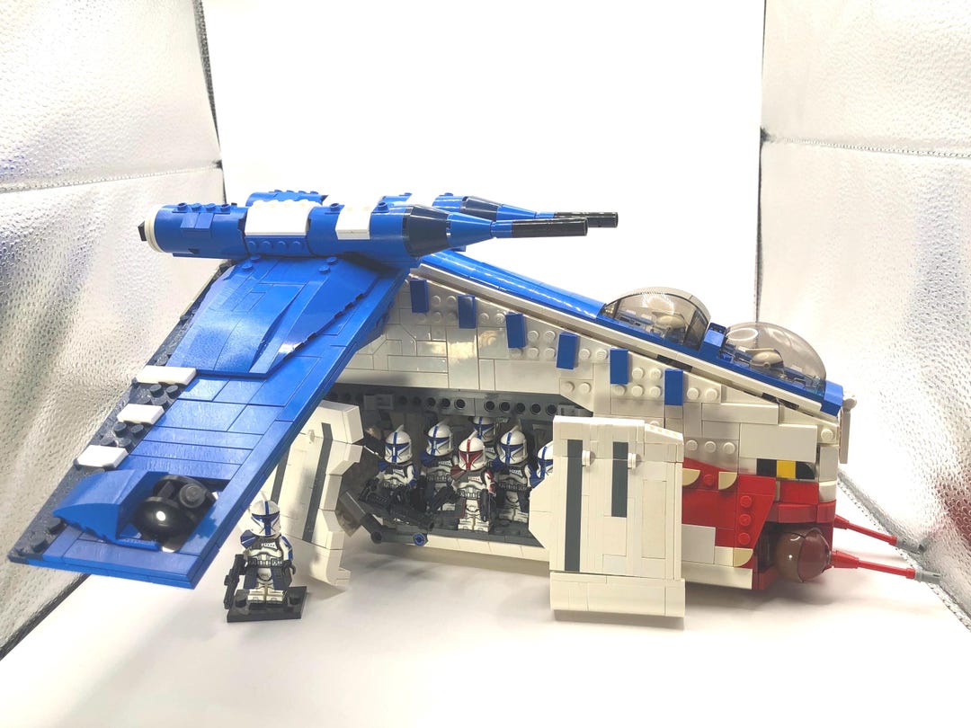 LAAT Muunilinst 10 Gunship With Fordo and ARC Trooper Strike Team alt Bricks Etsy