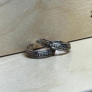 Handmade sterling silver chunky earrings•multiple sizes•Everyday wear•Hoop earrings with a cute flower pattern•gift for her• hypoallergenic
