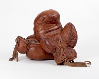 gants de boxe en cuir marron vintage, gants de boxe en cuir, engrenages de boxe, kickboxing MMA, gants en peau de vache, gants de combat, équipement de boxe