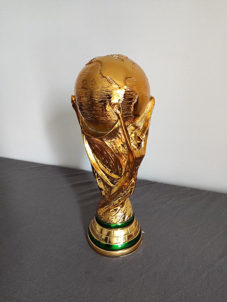 World Cup replica 36 cm1.3 kg,World Cup Trophy 36 cm, World Cup replica 36 cm, World Cup Trophy, in resin, fifa World cup image 2