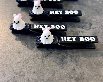 Cute Girly Ghost sport clip & cheer pin, volleyball game backpack hey boo gift, softball team Halloween comp, girl basketball soccer bag tag