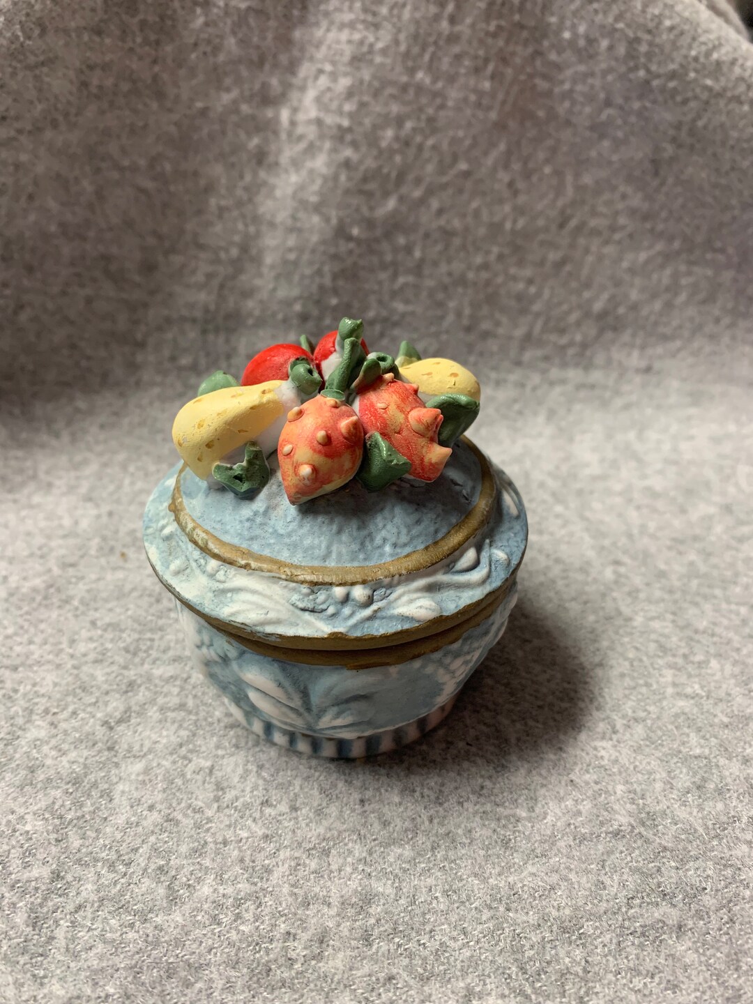 Vintage Ceramic Blue Trivet Bowl With Lid 3d Vegetables Design Dainty