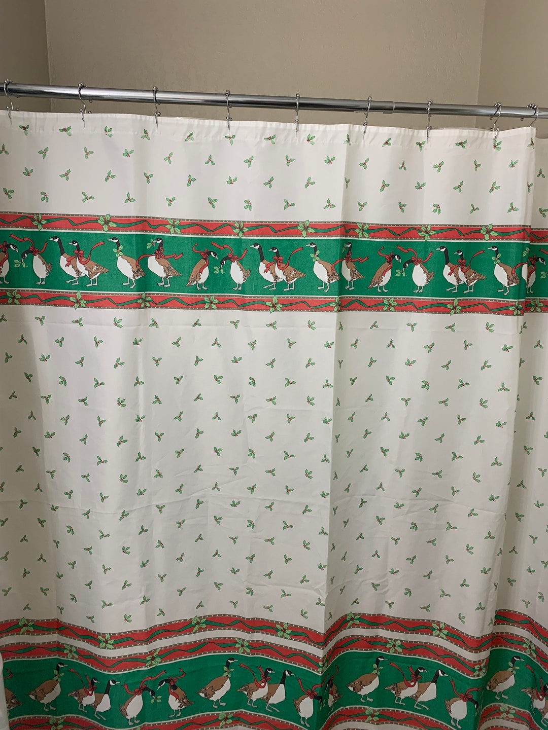 Retro Christmas Geese Shower Curtain. Vintage Canadian Ducks Withh Huh Mistletoe Holly and ...