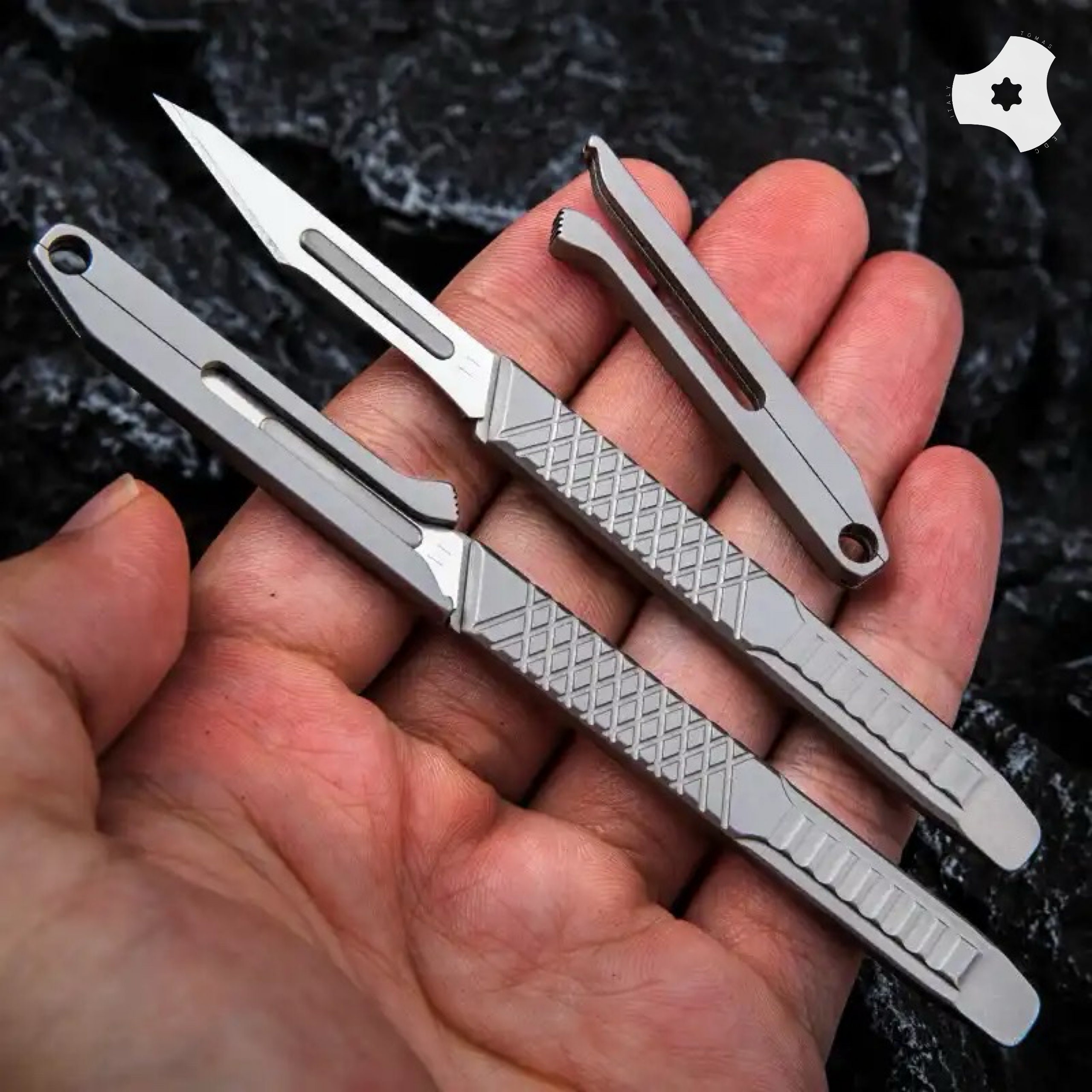 Oversized - Folding Titanium Craft Scalpel Knife + Case + Spare