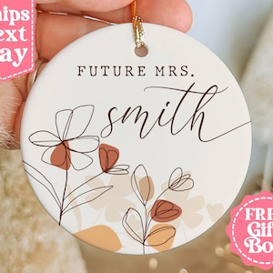 Personalized Future Mrs Floral Glass Can Cup - Custom Engagement Gift - Bridal Shower Gift, Bride To Be - Custom Name Tumbler MO-0207