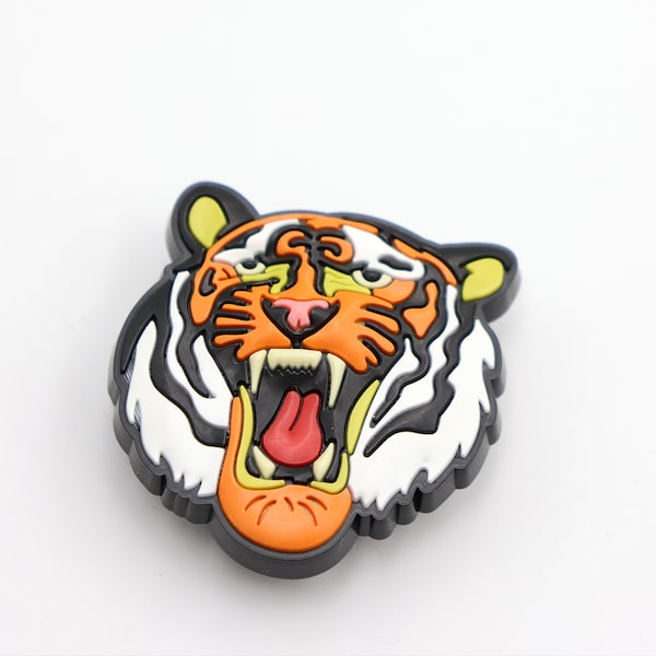 Pendentifs chaussures animaux/cadeau de Noël/breloques tigre/breloque sabots/décoration chaussure/Croc Jibbitz/breloque croco personnalisé/breloques sabots/épingles PVC personnalisées/croco DIY