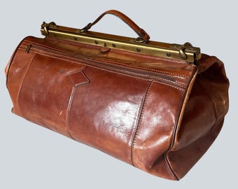Vintage Gladstone läderväska 55 cm stor doktorsväska reseduffelväska gammal amerikansk brunt läder weekendväska mässingsram bagage handbagage