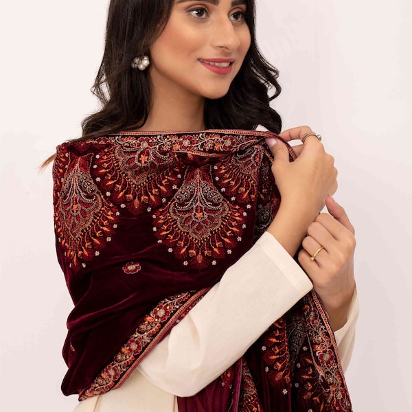 emaan zara velvet shawl