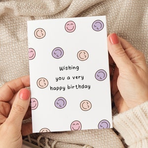 Tarjeta de feliz cumpleaños, tarjeta de cumpleaños alegre, tarjeta de cumpleaños con cara sonriente, tarjeta de cumpleaños positiva, tarjeta de cumpleaños para una amiga, para ella