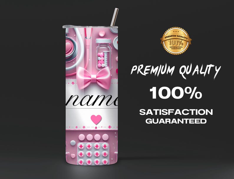 Puede incluir: Un vaso rosa y blanco con gr&aacute;ficos de tem&aacute;tica m&eacute;dica, que incluyen un estetoscopio, pastillas y un lazo. El vaso tiene la palabra "name", junto con el texto "Premium Quality 100% Satisfaction Guaranteed."