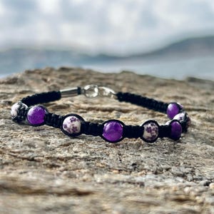 Macrame bracelet natural stones, amethyst, flowers